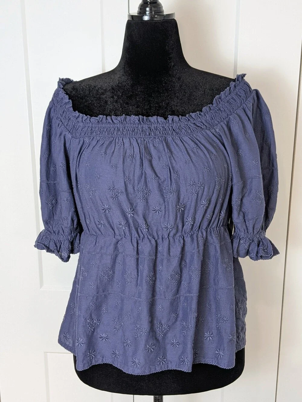 NWT Old Navy Blue Eyelet Smocked Off Shoulder Puff Sleeve Peasant Blouse Sz M